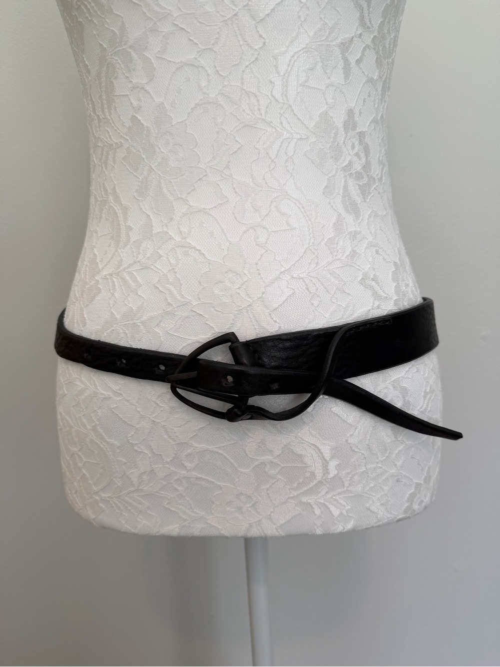 Women's Black Leather Knot-Loop Waist Belt L/XL